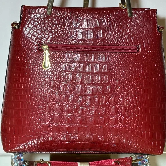Elegant Red Crocodile-Embossed Tote/Crossbody Bag 14” x 10” x3.5” NWOT - Picture 3 of 10